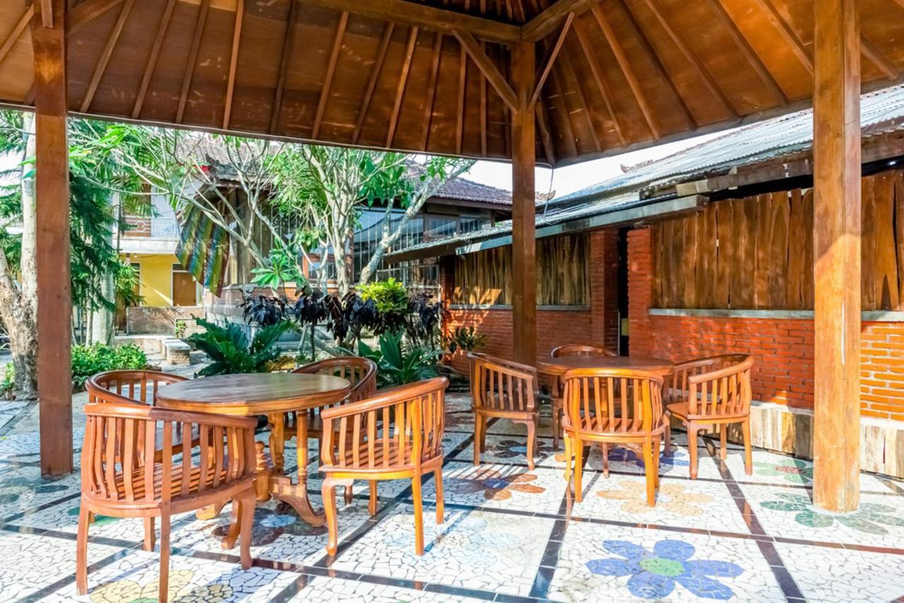 Hotel RedDoorz Syariah near Gor Ken Arok Malang Exterior foto